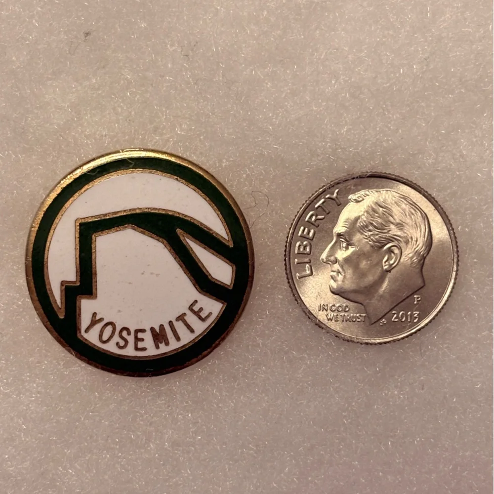 Vintage 1978 Yosemite Ski Trail Pin Green White Gold Enamel